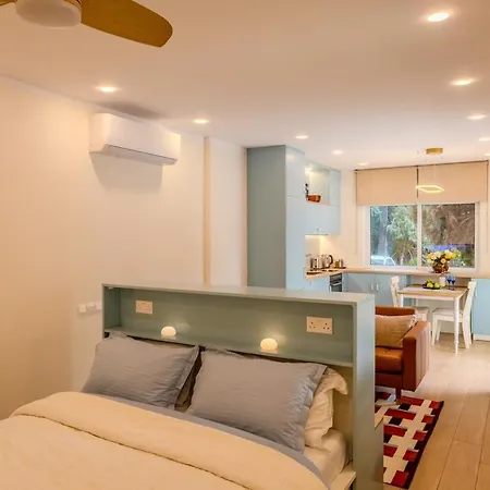 Apartment Boutique By The Sea Paphos